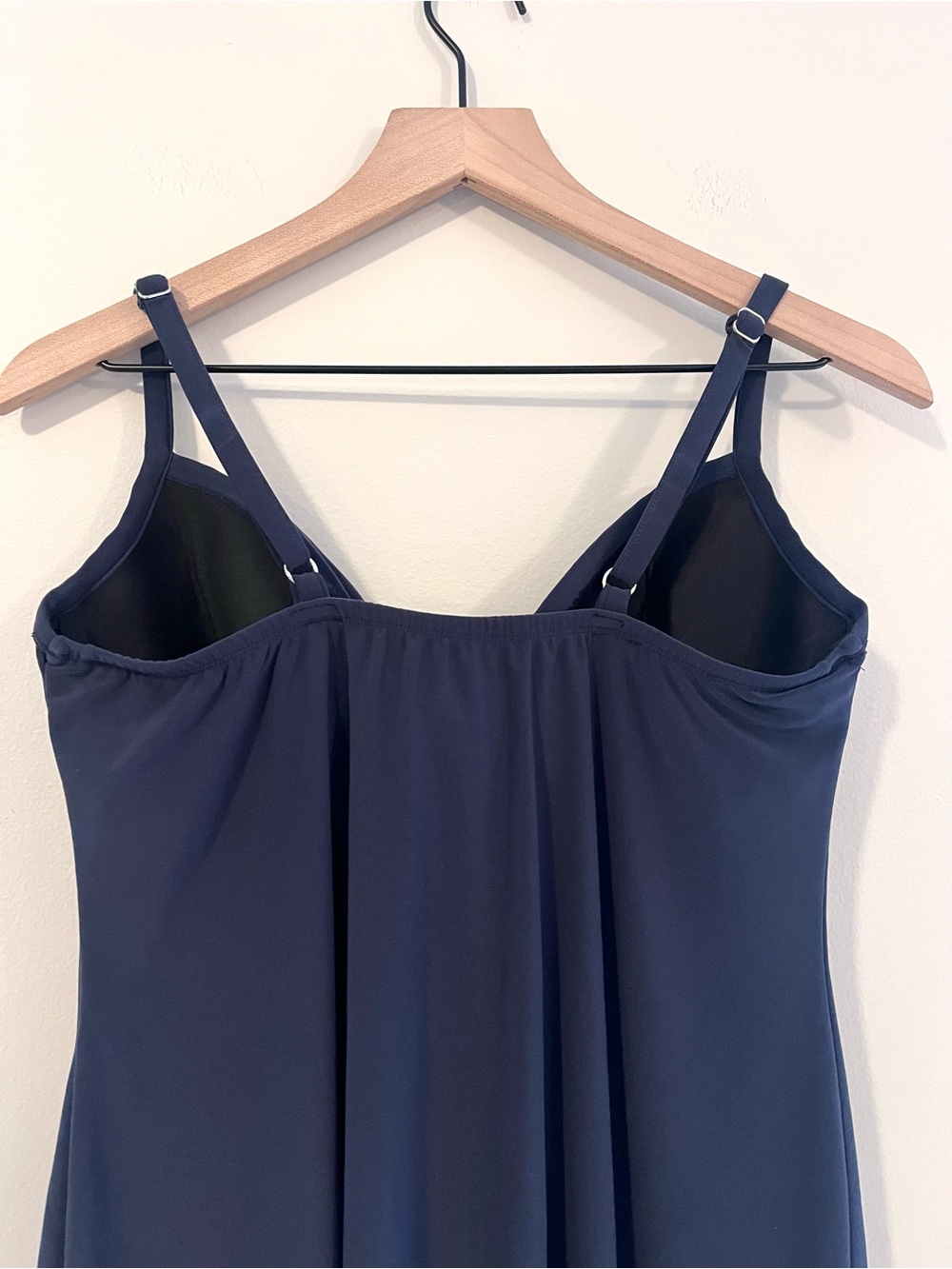 Miracle Suit Women's Mariana Tankini Swim Top Size 8 Navy Blue Underwire - Picture 4 of 7